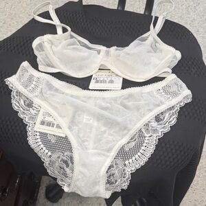 La Perla White Lace Bra and Panty Set